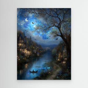 Könnte beinhalten: Ein digitaler Kunstdruck einer nächtlichen Landschaft mit einem Fluss, beleuchteten Gebäuden und einem Sternenhimmel mit einem Halbmond. Ein Boot mit zwei Figuren schwimmt auf dem Wasser. Das Kunstwerk hat ein Fantasy-Thema.