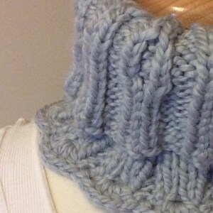 ENTWINED, Halswärmer, Beanie, Loop, Chunky, Wollmischung, Zopfmuster, silbergrau, anthrazit,