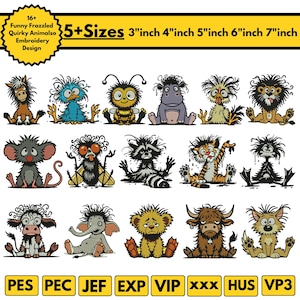 Może przedstawiać: Biały ceramiczny kubek z czarnym uchwytem i napisem "But First, Coffee" czarną, pogrubioną czcionką. Kubek stoi na białej powierzchni. Kubek ma około 10 cm wysokości.