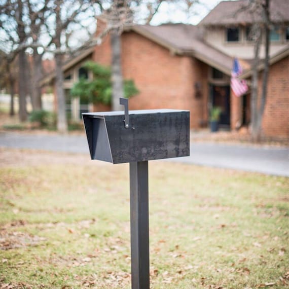 Buzón moderno Dexter Buzón de montaje en poste en la acera, decoración exterior  moderna de mediados de siglo, buzón de metal con opción de correo -   México