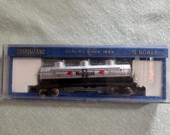 Bachmann 5426 42’ three dome tank car