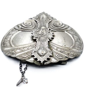 Repousse Buckle - Etsy display picture 3