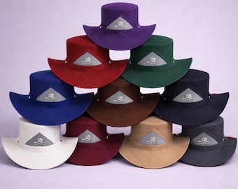 Sombrero estilo vaquero de cuero negro hecho a mano con emblema de calavera metálica