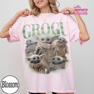 chemise vintage Disneyland StarWars Grogu, t-shirt Disneyland Baby Yoda, t-shirt graphique science-fiction rétro, chemise cadeau Mandalorian, t-shirt fan mignon image 3