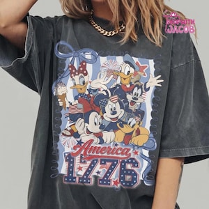 Retro Mickey and Friends America 1776 T-shirt, Disneyland 4th of July shirts, Independence Day Shirt, USA 250 Anniversary shirts Bild 1