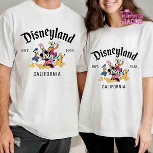 Camiseta retro de Minnie y Mickey Mouse a juego para parejas de Disneyland, camiseta de viaje familiar a California de Disneyland (est. 1955), vacaciones de marido y mujer en Disneyland imagen 1