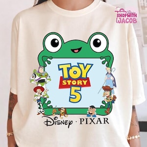 Comfort Colors Toy Story 5 Shirt, Disneyland Pixar 2026 Trip Tee, You've Got A Friend In Me Tees, Woody Buzz Lightyear Lilypad Sweatshirt 画像 2