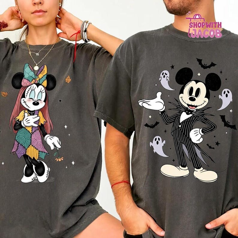 Comfort Colors Disneyland Halloween Shirt, Mickey and Minnie Shirt, Jack and Sally Shirt, Spooky Season Shirt, Pumpkin T-Shirt afbeelding 1