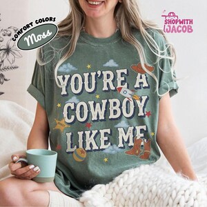 vintage chemise Toy Story 5, chemise Vous êtes un cow-boy comme moi, t-shirt Toy Story 5, t-shirt voyage vacances en famille Disneyland, chemise Disneyland Pixar Fest image 5