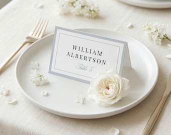 Tarjetas de mesa azul empolvado, planas y plegadas (tipo tienda de campaña), elegantes para bodas, plantilla editable de Canva #greenwich
