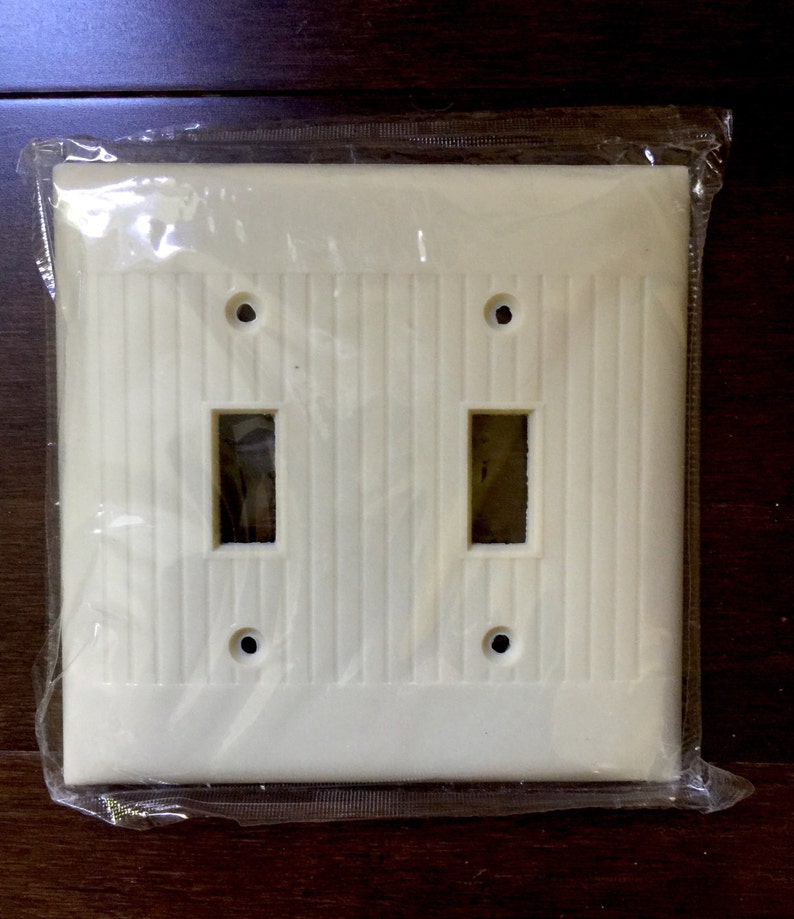 VINTAGE NIP HD IVORY BAKELITE SWITCH OUTLET PLATE COVER NOS USA