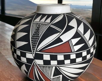 Acoma Pueblo Pottery Sandra Victorino ~ Vintage 6 1/2" Native American Seed Pot Vase ~ Handcrafted Southwestern Pottery ~ VintageSouthwest