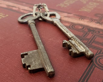 Antique Skeleton Keys / Pair Of Large Skeleton Keys / Rustic Home Decor / Steampunk Keys / Large Antique Metal Keys / VintageSouthwest