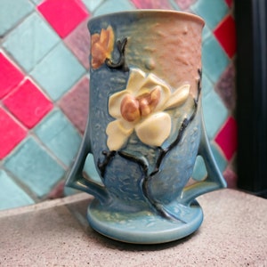 Roseville Pottery Vase 87-6 ~ Vintage 6&quot; Blue to Pink Magnolia Double Handled Vase ~ 1940s Roseville Pottery ~ VintageSouthwest