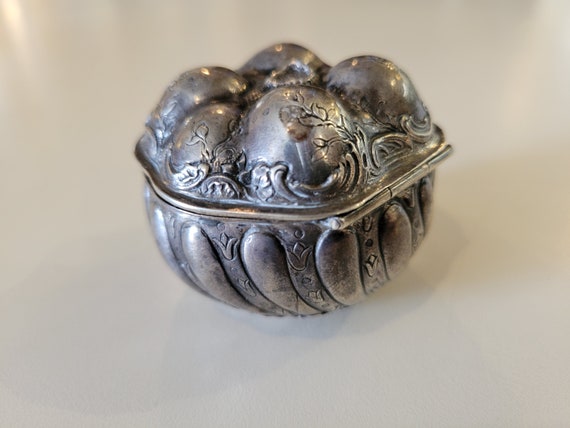 Antique sterling silver trinket box outlet