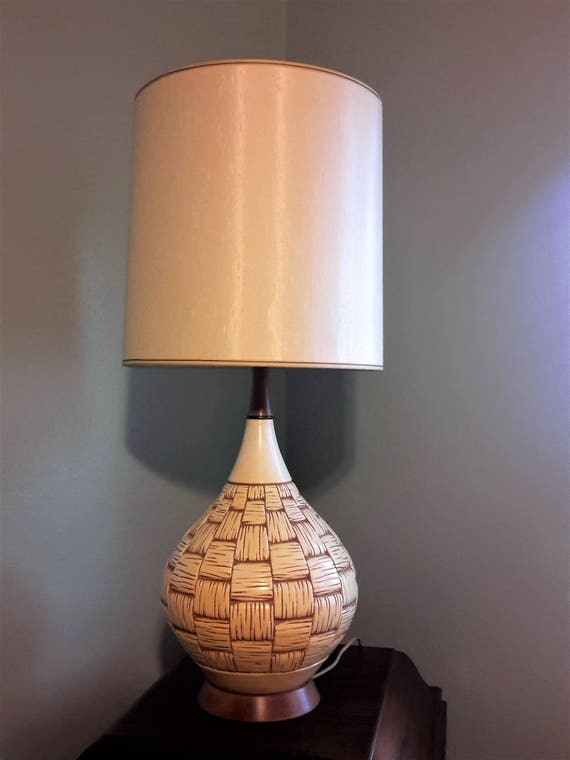 Mid Century Table Lamp Basket Weave Design Teak Wood Base Grüne Tisch Lampen # #Möbel | Lamp, Lights fantastic, Lamp bases