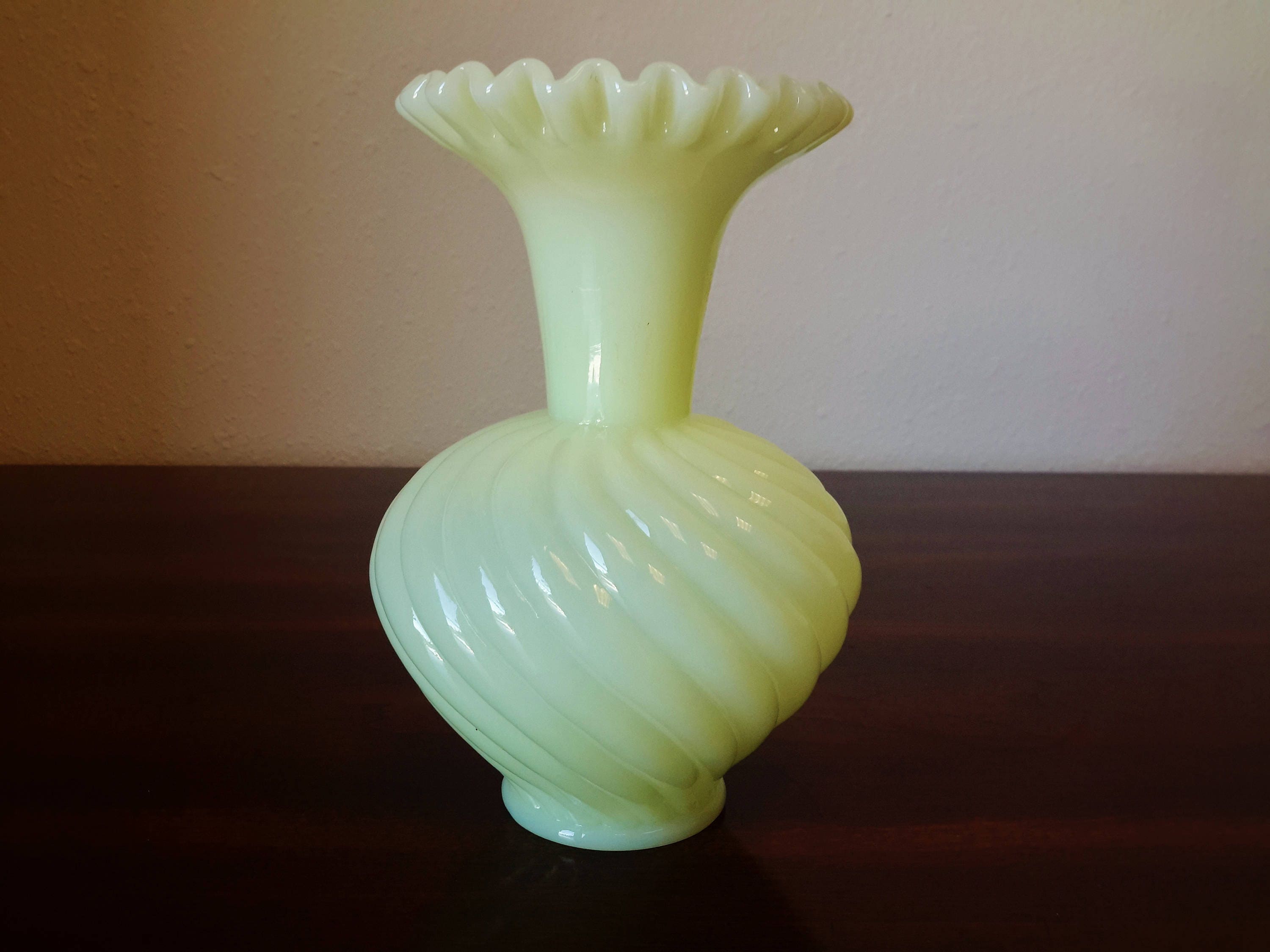 FENTON Glass Vase Glossy Pale Yellow Spiral Vase Collectible Etsy