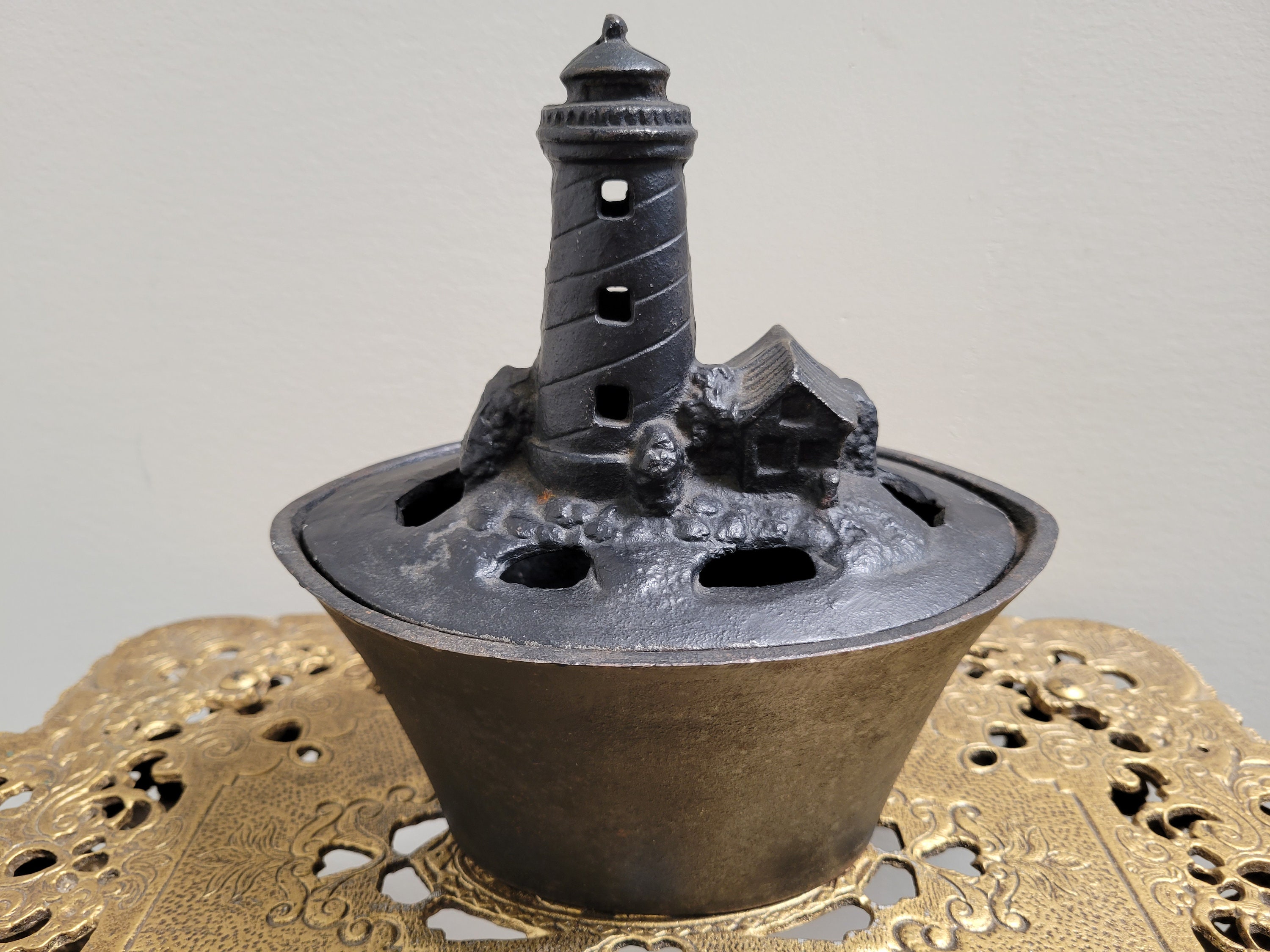 Lighthouse Humidifier Wrought Iron Wood Stove Humidifier Buy A De Vielle Heritage Cast Iron