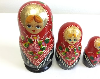 Vintage Russian Nesting Dolls ~ Set of 5 Dolls ~ 6" Tall to 1 1/2" Smallest ~ Matryoshka Dolls ~ Wooden Russian Tea Dolls ~ VintageSouthwest