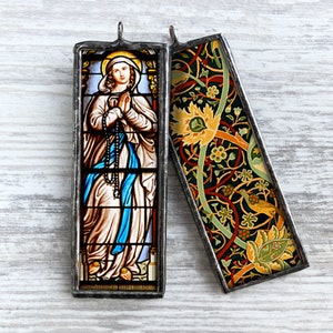 Our Lady of Lourdes Ornament Charm (Mani Giunte, Madonna)