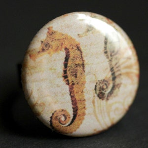 Seahorse Ring. Nature Ring. Beach Ring. Sea Horse Ring. Ocean Ring. Bronze Ring. Adjustable Ring. Graphic Button Ring. Handmade Ring.