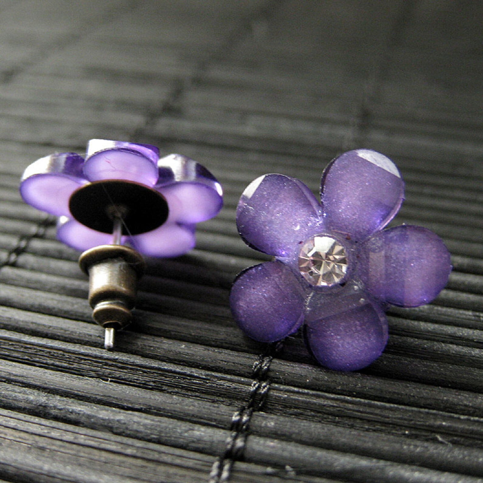 Purple Flora Polyresin Earrings