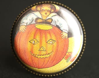 Jack o'Lantern Ring. Halloween Ring. Vintage Graphic Button Ring. Pumpkin Ring. Adjustable Ring. Bronze Ring. Halloween Jewelry.