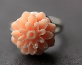 Pinky Peach Mum Flower Ring. Pink Peach Chrysanthemum Ring. Peach Pink Flower Ring. Adjustable Ring. Handmade Flower Jewelry.