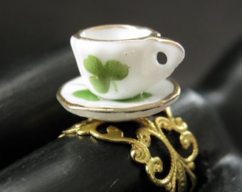 Porcelain Teacup Ring. Green Clover Tea Cup Ring. Gold Filigree Adjustable Ring. Handmade Jewelry.