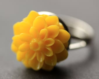 Yellow Mum Flower Ring. Yellow Chrysanthemum Ring. Yellow Flower Ring. Yellow Ring. Adjustable Ring. Handmade Flower Jewelry.