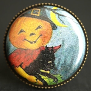 ハッピーハロウィンリング。ハロウィンナイトヴィンテージポストカードボタンリング。ハロウィンジュエリー。調節可能なリング。ブロンズリング。ハンドメイドリング。