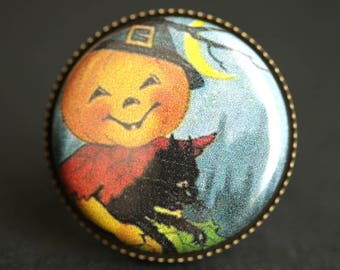 Happy Halloween Ring. Halloween Night Vintage Postcard Button Ring. Halloween Jewelry. Adjustable Ring. Bronze Ring. Handmade Ring.