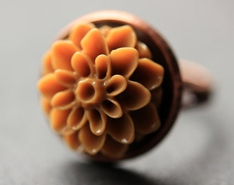 Latte Brown Mum Flower Ring. Light Brown Chrysanthemum Ring. Tan Flower Ring. Taupe Ring. Adjustable Ring. Handmade Flower Jewelry.