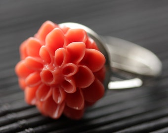 Tomato Orange Mum Flower Ring. Tomato Orange Chrysanthemum Ring. Tomato Orange Flower Ring. Adjustable Ring. Handmade Flower Jewelry.