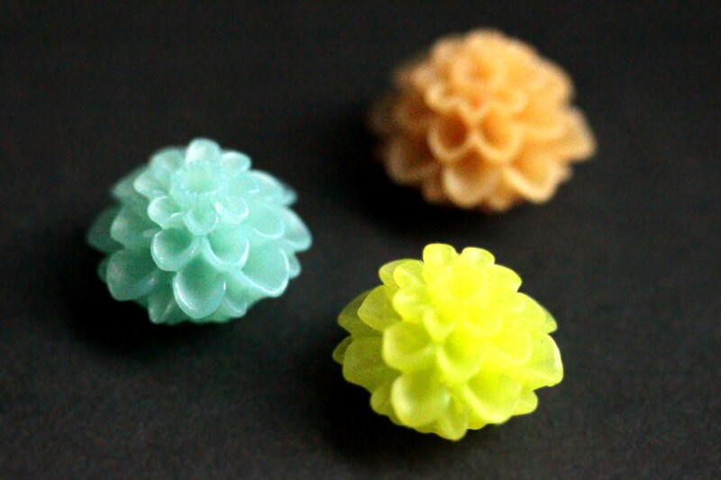 Mum Flower Fridge Magnets. Set of Three in Lime Green, Light Aqua and Tan. Floral Refrigerator Magnets. Office Magnets. Handmade Home Decor