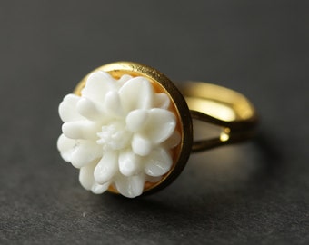 White Mum Flower Ring. White Flower Ring. White Ring. Gold Ring. Adjustable Ring. Chrysanthemum Ring. Handmade Ring. Handmade Jewelry.