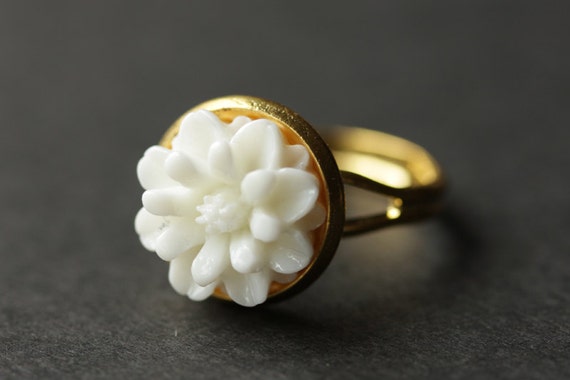 White gold on sale mum ring