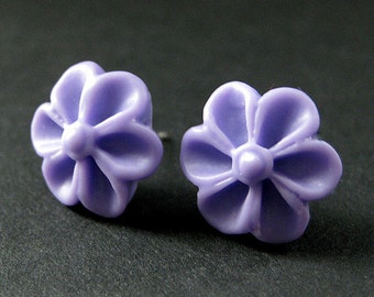 Lavender Purple Flower Earrings with Silver Earring Posts. Outie Button Flower Jewelry. Handmade Jewelry.