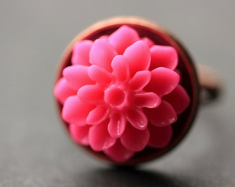 Hot Pink Mum Flower Ring. Fuchsia Chrysanthemum Ring. Hot Pink Flower Ring. Fuchsia Ring. Adjustable Ring. Handmade Flower Jewelry.