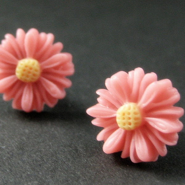 Coral Pink Sunflower Earrings. Pink Flower Earrings in Bronze. Post Earrings. Handmade Jewelry.