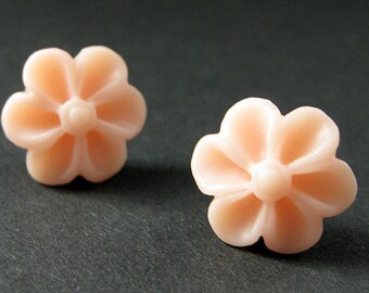 Soft Peach Flower Earrings with Silver Earring Posts. Outie Button Flower Jewelry. Handmade Jewelry.