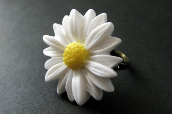 White daisy ring discount