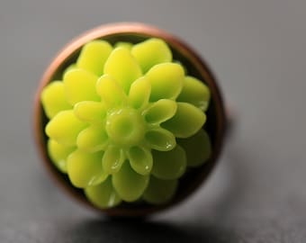 Lime Green Mum Flower Ring. Lime Green Chrysanthemum Ring. Lime Green Flower Ring. Adjustable Ring. Handmade Flower Jewelry.