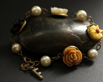 Personalized Flower Bracelet. Brown and Pearl Bracelet. Ivory, Tan, Yellow and Black Flower Bracelet in Bronze. Handmade Bracelet.