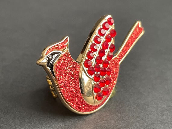 Grande bague oiseau rouge. Bague de Noel. Bague cardinal ornee de paillettes et de strass. Bague ajustable en plaque or. Bijoux de Noel. Etsy France
