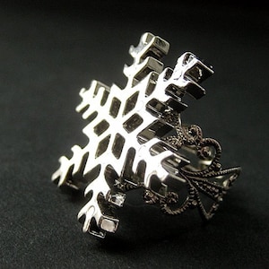 Snowflake Ring. Christmas Ring. Snow Flake Ring. Silver Adjustable Ring. Holiday Jewelry. Handmade Jewelry.