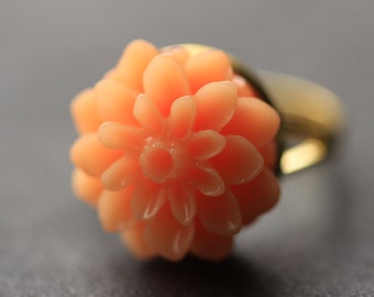Peach Mum Flower Ring. Peach Chrysanthemum Ring. Peach Flower Ring. Peach Ring. Adjustable Ring. Handmade Flower Jewelry.