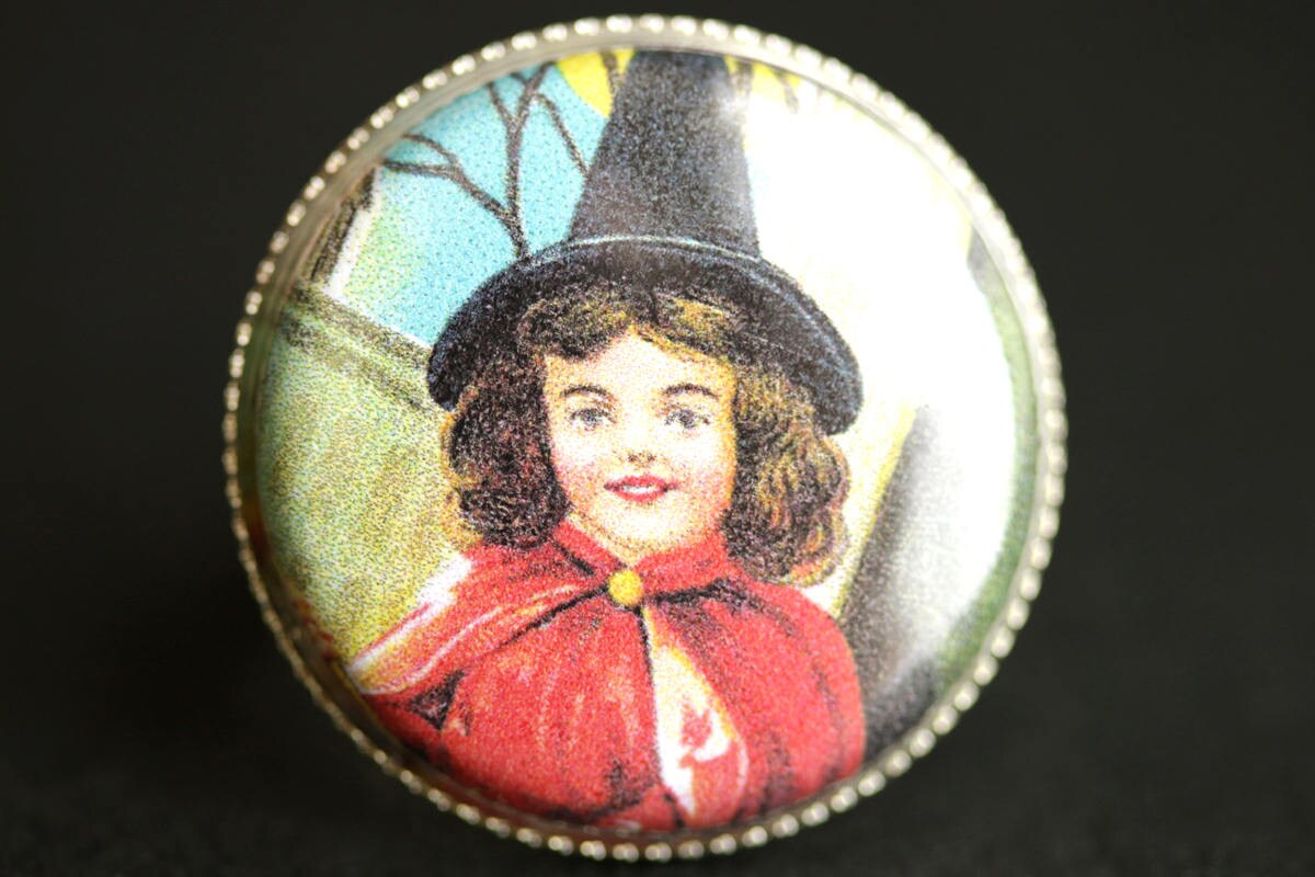 Witch Girl Ring. Halloween Ring. Witch Ring. Vintage Picture Ring. Adjustable Ring. Silver Ring. Halloween Jewelry. Handmade Ring.