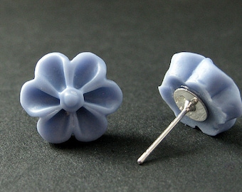 Periwinkle Blue Flower Earrings with Silver Earring Posts. Outie Button Flower Jewelry. Handmade Jewelry.