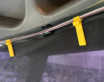 Uchwyt na okulary przeciwsłoneczne Kinder Fluff Pilot Shade Holder (737 i podobne)